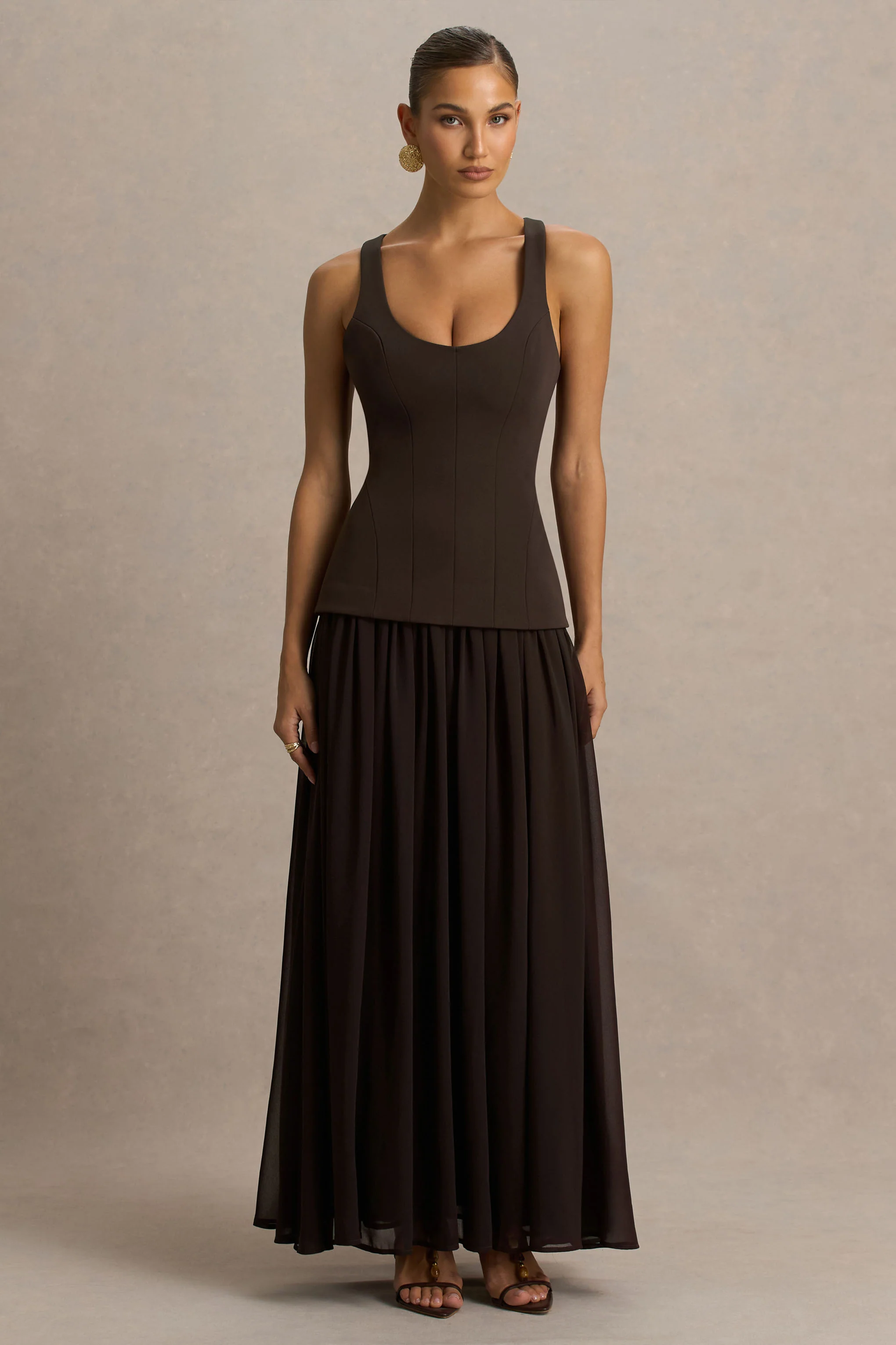 Kelly | Brown Scoop-Neck Maxi Dress With Pleated Mesh Skirt - Image 5